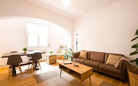 Casa Playa Zurriola-Aviso-Obras En La Fachada Del Patio Hasta Mayo O Junio-No Ha Habido Quejas Por El Ruido-Precio Bajo- House Playa Zurriola-Warning-Works On The Facade Of The Patio Until May Or June-There Have Been No Noise Complaints- Low Price